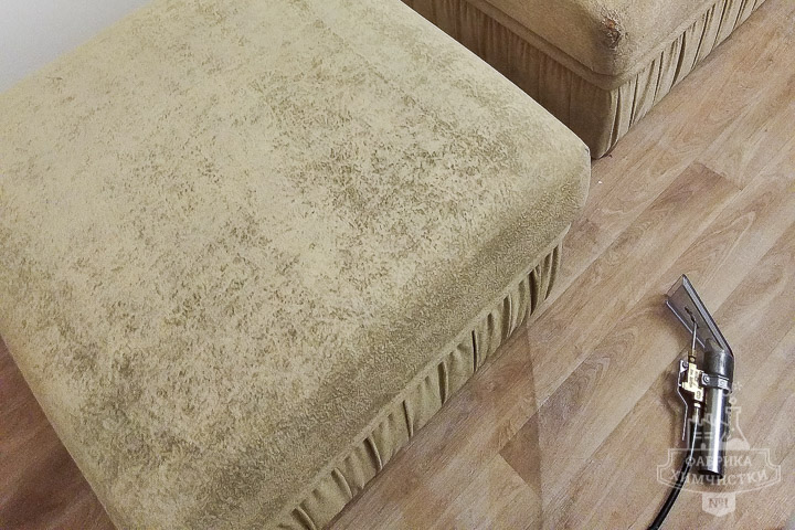Чистка дополнительных секций дивана из флока