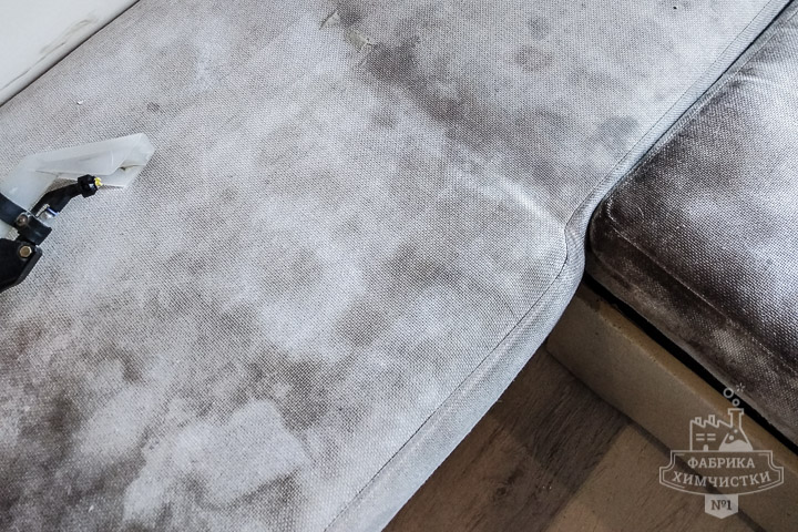 Разводы и пятна на диване из синтетической рогожки